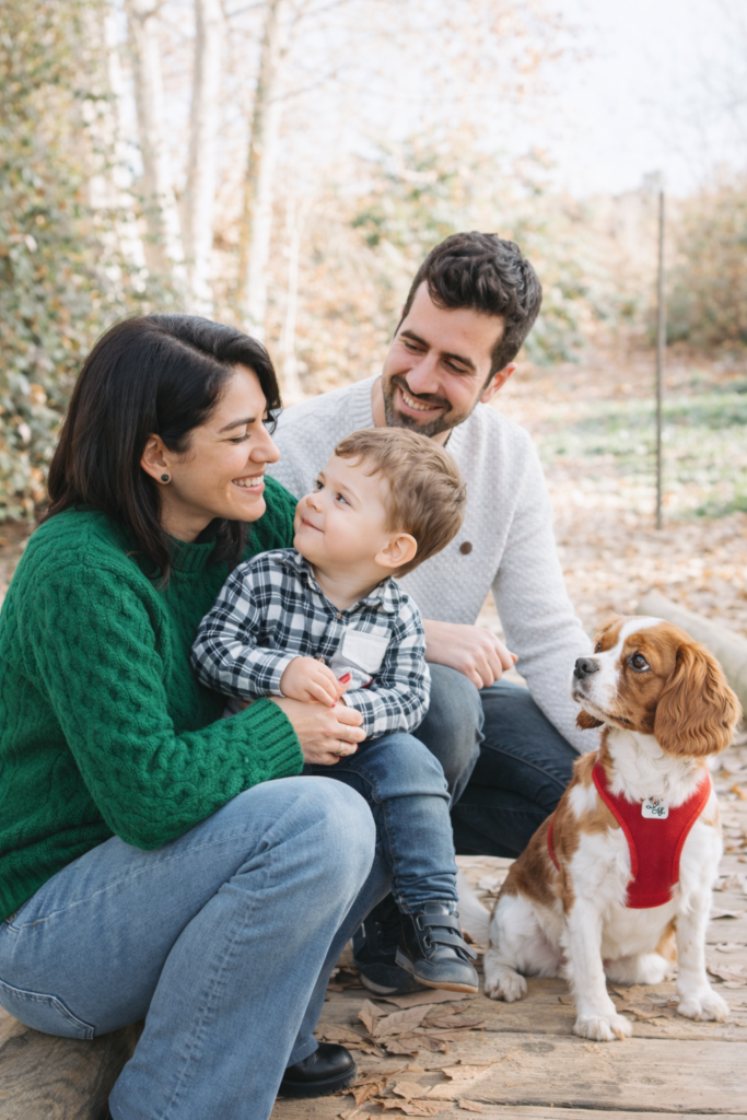family photographer prices Aberdeen. family session outdoor